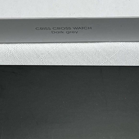 New Avon Criss Cross watch. Grey. Signature Collection. NIB - Picture 3 of 3